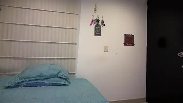 Snapshot of sasha_jonne chatting on 11.12.25 sasha jonne online show from 11.12.25