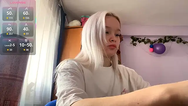 Lunaalisa online show from 09.18.25