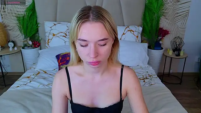 RachelColon online show from 10.19.25