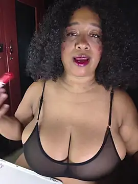 Snapshot of Yera_brown69 chatting on 04.27.26 Yera brown69 online show from 04.27.26