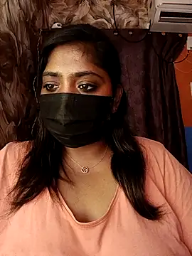 Snapshot of tamilrohini chatting on 11.18.25 tamilrohini online show from 11.18.25