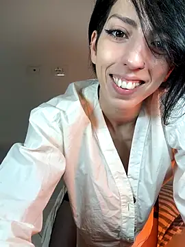 Snapshot of flowermadness chatting on 11.22.25 flowermadness online show from 11.22.25