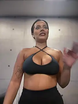 Snapshot of Risky_Workouts chatting on 05.18.26 Risky Workouts online show from 05.18.26