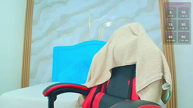 Snapshot of anapau_cooper chatting on 10.15.25 anapau cooper online show from 10.15.25