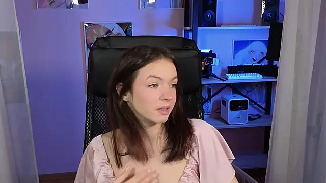 Loona Eclipse online show from 10.07.25