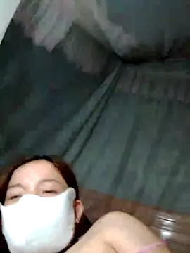 Snapshot of YuchengLy chatting on 10.15.25 YuchengLy online show from 10.15.25