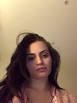 Snapshot of prettylittlefooxy chatting on 11.10.25 prettylittlefooxy online show from 11.10.25