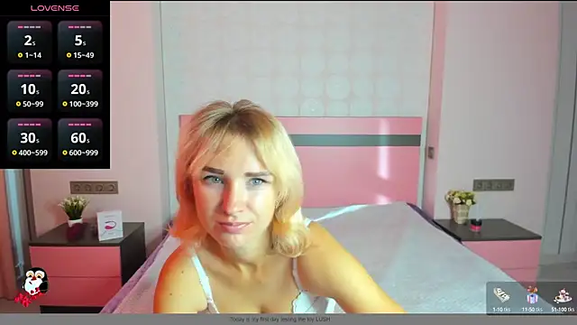 Snapshot of MeryMidnight chatting on 09.11.25 MeryMidnight online show from 09.11.25