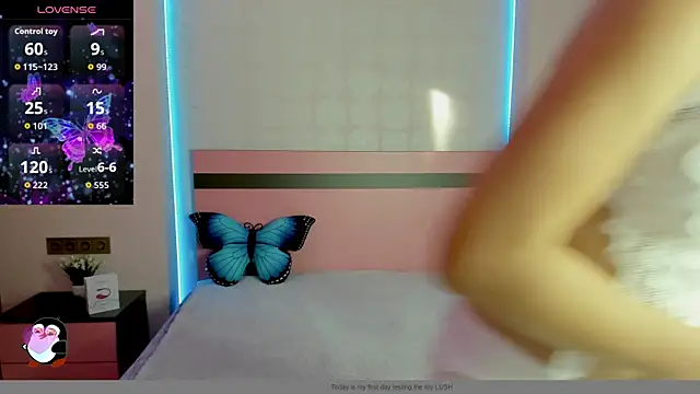 Snapshot of MeryMidnight chatting on 09.25.25 MeryMidnight online show from 09.25.25