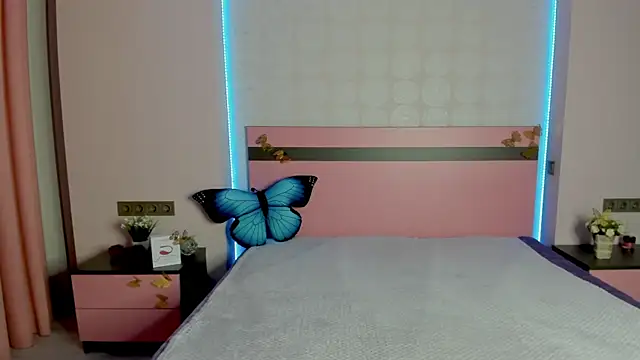 Snapshot of MeryMidnight chatting on 09.27.25 MeryMidnight online show from 09.27.25