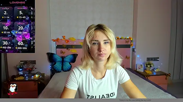 Snapshot of MeryMidnight chatting on 10.07.25 MeryMidnight online show from 10.07.25