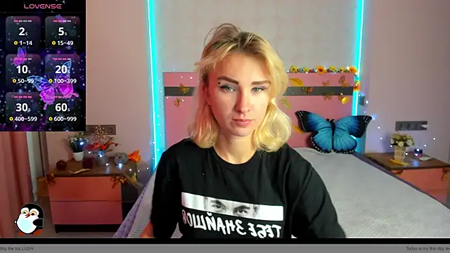 Snapshot of MeryMidnight chatting on 10.13.25 MeryMidnight online show from 10.13.25