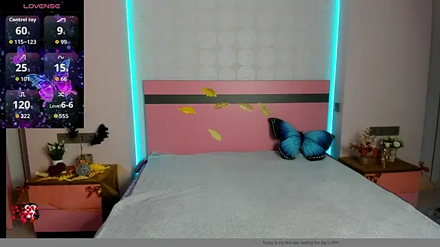 Snapshot of MeryMidnight chatting on 11.10.25 MeryMidnight online show from 11.10.25