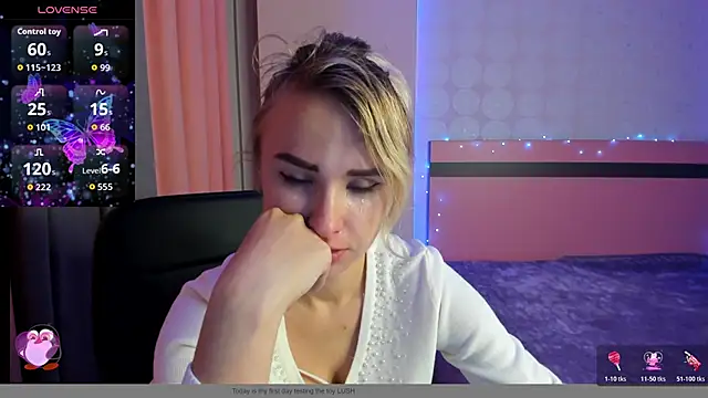 Snapshot of MeryMidnight chatting on 11.27.25 MeryMidnight online show from 11.27.25