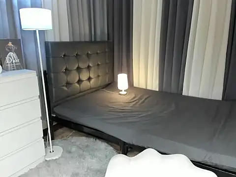 Snapshot of Blaire_Samantha chatting on 11.11.25 Blaire Samantha online show from 11.11.25