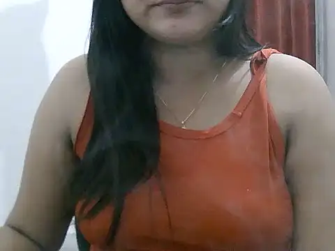 Mon-Luv online show from 10.15.25