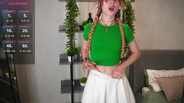 Snapshot of CameliaGlaue chatting on 09.27.25 CameliaGlaue online show from 09.27.25