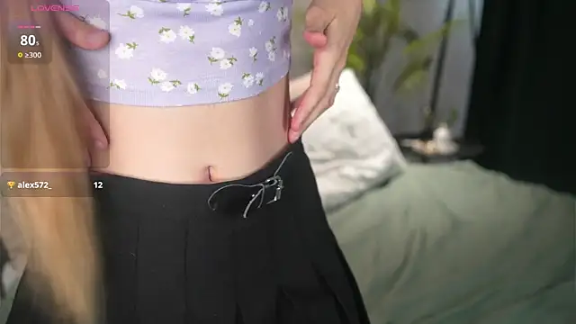 Snapshot of CameliaGlaue chatting on 10.12.25 CameliaGlaue online show from 10.12.25