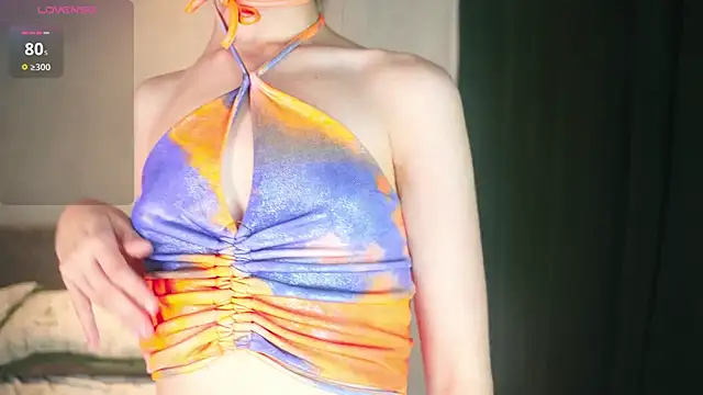 Snapshot of CameliaGlaue chatting on 10.24.25 CameliaGlaue online show from 10.24.25