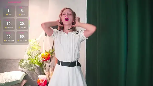 Snapshot of CameliaGlaue chatting on 10.25.25 CameliaGlaue online show from 10.25.25