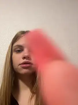 Snapshot of rinabluu chatting on 11.14.25 rinabluu online show from 11.14.25