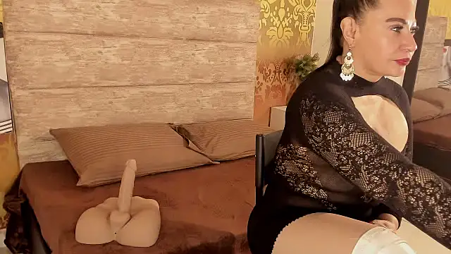 Snapshot of LucianaBlackwell chatting on 10.24.25 LucianaBlackwell online show from 10.24.25