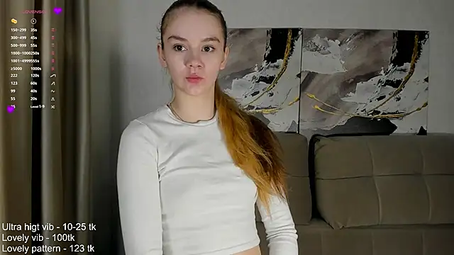 Snapshot of Angel_oci chatting on 09.25.25 Angel oci online show from 09.25.25