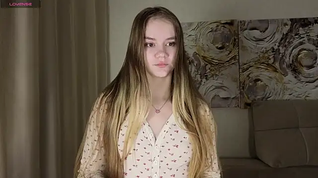 Snapshot of Angel_oci chatting on 11.17.25 Angel oci online show from 11.17.25