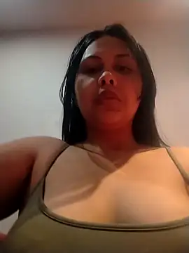 Snapshot of Alessandraa- chatting on 04.29.26 Alessandraa- online show from 04.29.26