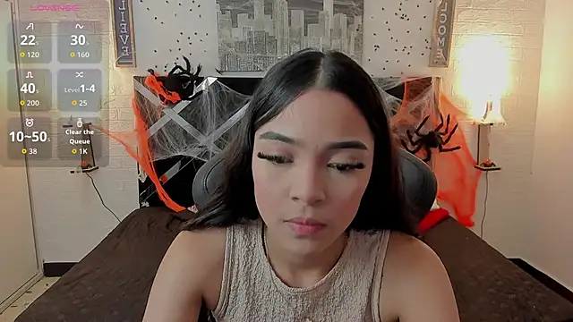 iamCharlotte19 online show from 10.27.25