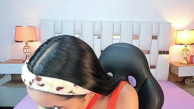 iamCharlotte19 online show from 07.21.26