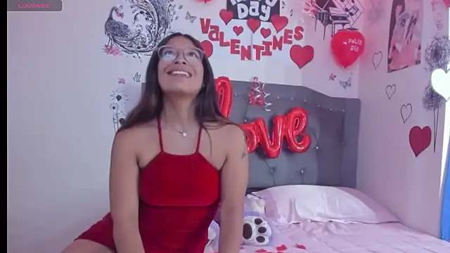 Snapshot of Megan_Darcy chatting on 02.14.26 Megan Darcy online show from 02.14.26