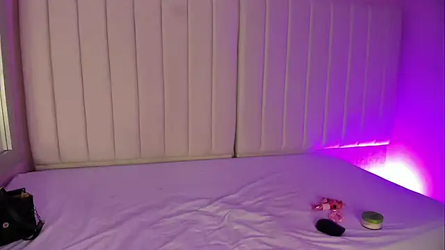 Snapshot of alicefox_18 chatting on 09.10.25 alicefox 18 online show from 09.10.25