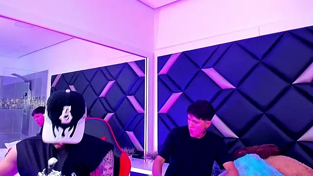 Handsomeboyss19 online show from 10.17.25