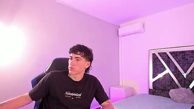 Handsomeboyss19 online show from 02.10.26