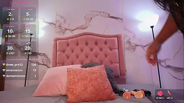 Snapshot of Emily_Brown18 chatting on 09.19.25 Emily Brown18 online show from 09.19.25