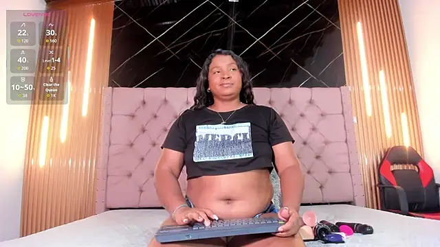 Snapshot of Emily_Brown18 chatting on 09.24.25 Emily Brown18 online show from 09.24.25