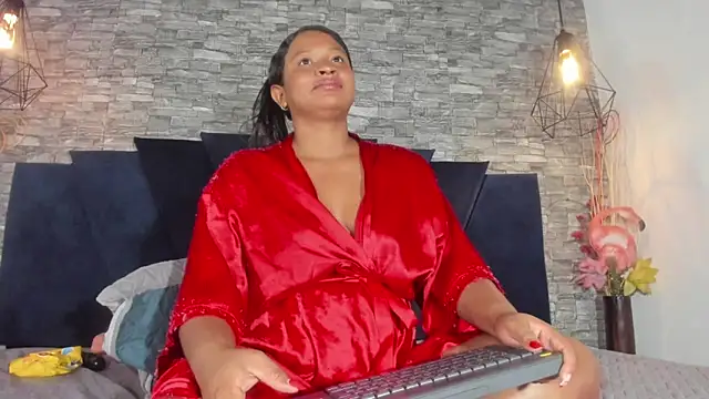 Snapshot of Emily_Brown18 chatting on 12.21.25 Emily Brown18 online show from 12.21.25