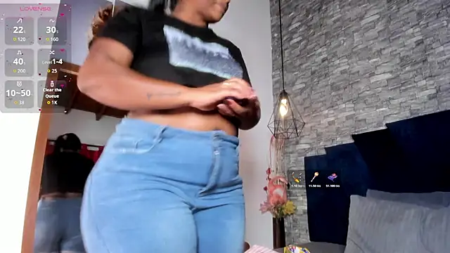 Snapshot of Emily_Brown18 chatting on 03.19.26 Emily Brown18 online show from 03.19.26