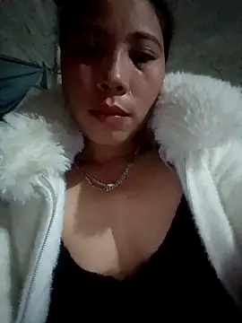 Snapshot of Phuong_xxx chatting on 12.17.25 Phuong xxx online show from 12.17.25