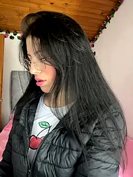 Snapshot of Mia_salinass chatting on 10.08.25 Mia salinass online show from 10.08.25