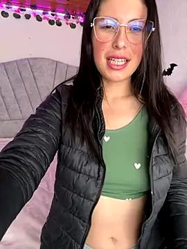 Snapshot of Mia_salinass chatting on 10.26.25 Mia salinass online show from 10.26.25