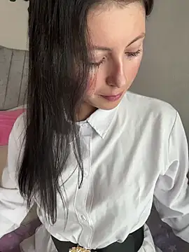 Mia salinass online show from 02.16.26