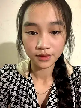 Snapshot of -Lie-06 chatting on 09.19.25 -Lie-06 online show from 09.19.25