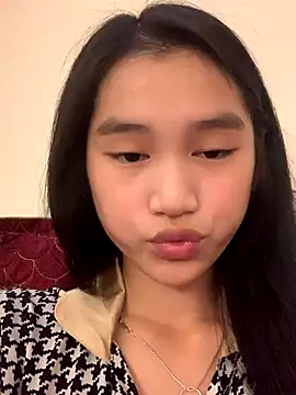 Snapshot of -Lie-06 chatting on 09.30.25 -Lie-06 online show from 09.30.25