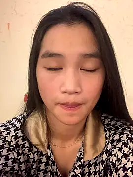 Snapshot of -Lie-06 chatting on 10.07.25 -Lie-06 online show from 10.07.25