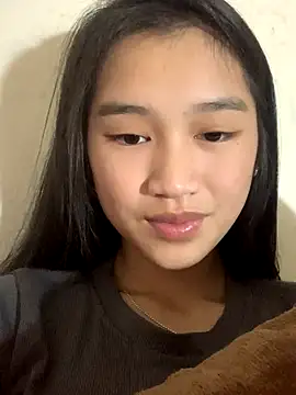 Snapshot of -Lie-06 chatting on 11.28.25 -Lie-06 online show from 11.28.25