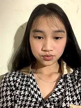 Snapshot of -Lie-06 chatting on 12.14.25 -Lie-06 online show from 12.14.25