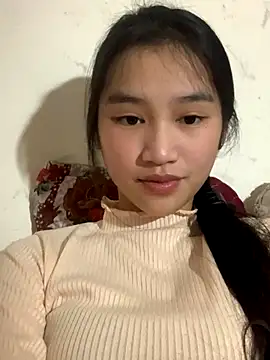 Snapshot of -Lie-06 chatting on 12.21.25 -Lie-06 online show from 12.21.25