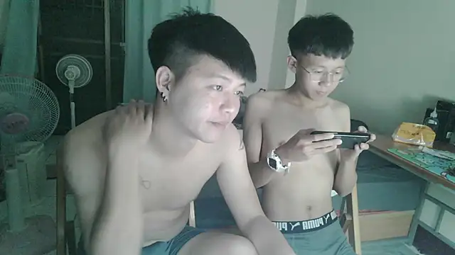 zhu000000 online show from 04.17.26